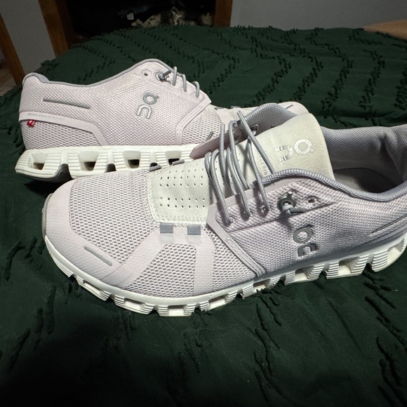 On cloud - Picture 4 of 5